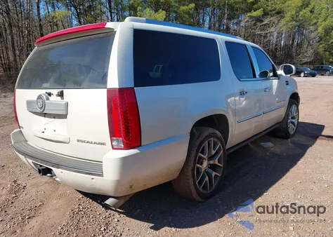 2009 Cadillac Escalade Esv Standard z USA, uszkodzony, nr VIN 1GYFK26269R253481